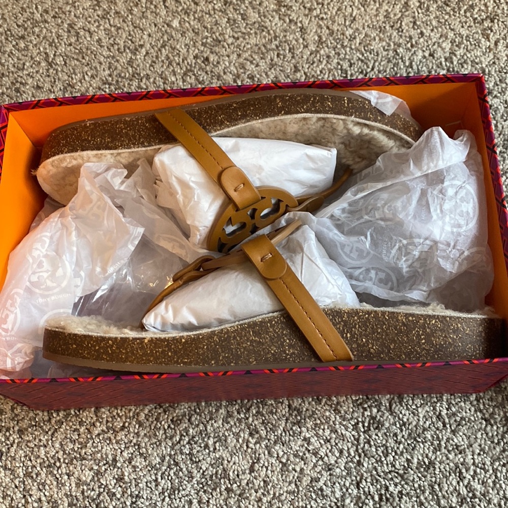 never worn fuzzy tory burch sandals